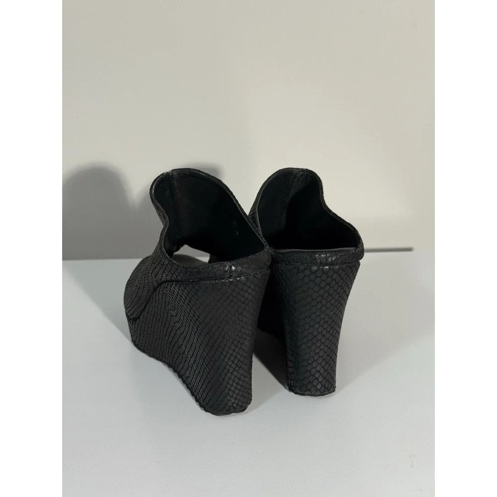 CORDANI Italy Black Faux Reptile Peep Toe Wedge Sz 40 US 9 Event Designer Luxury